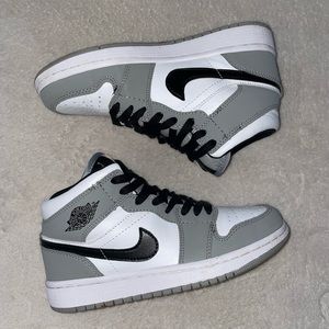 Nike Air Jordan 1 High Top Grey & White
